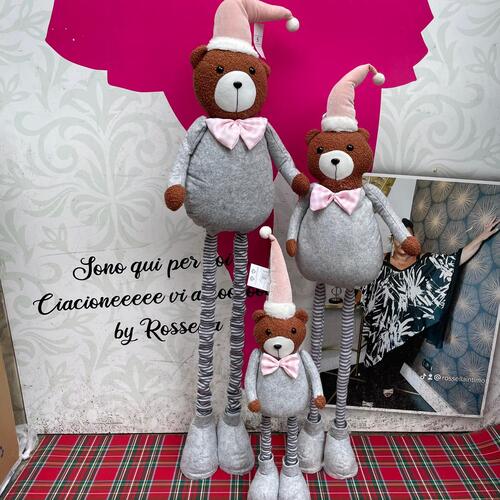 Famiglia Orsi Natalizi  con cappello rosa e pom-pom in lana