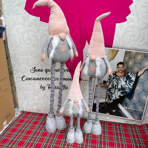 Famiglia di gnomi femmine natalizi