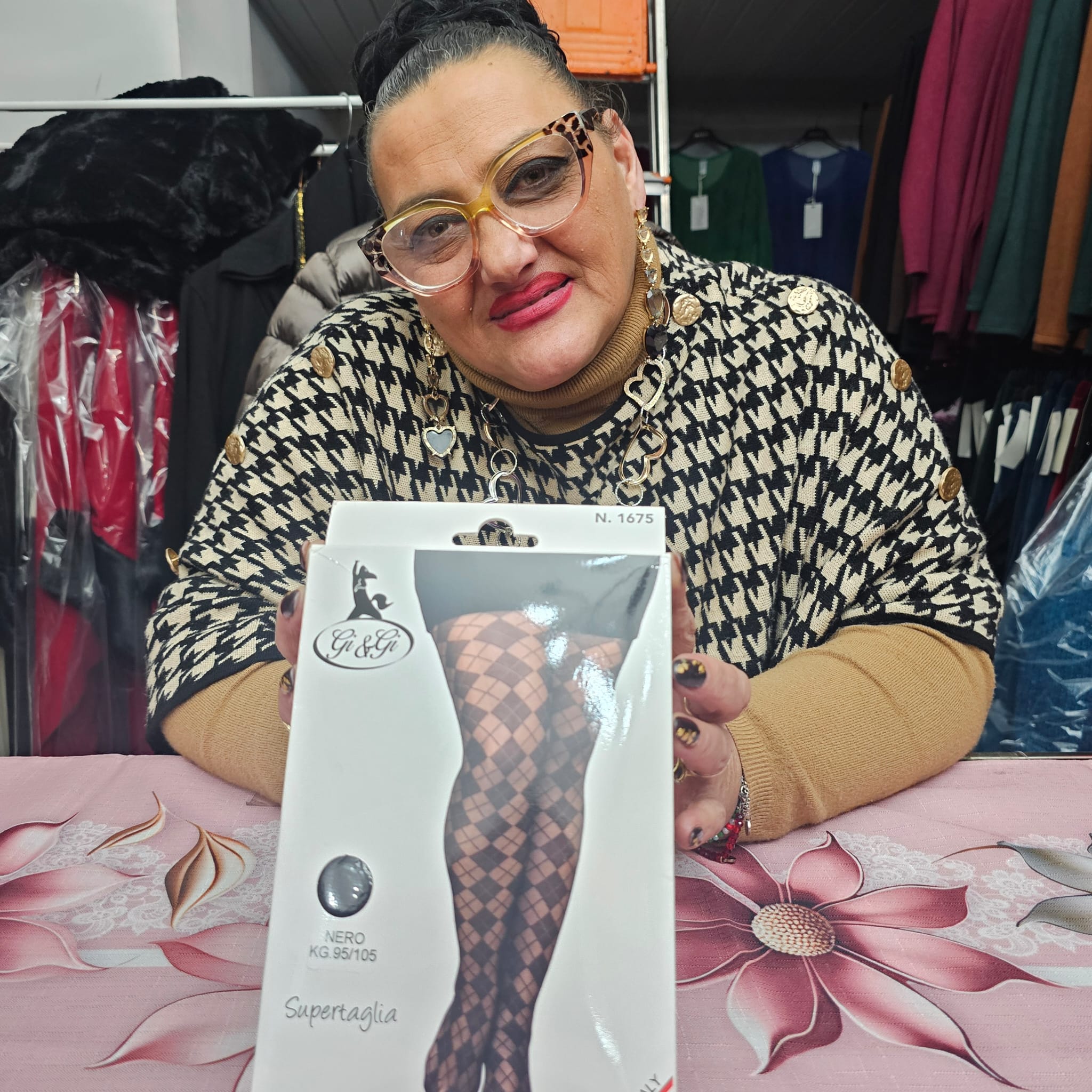 Calze oversize taglia unica ricamate 40den