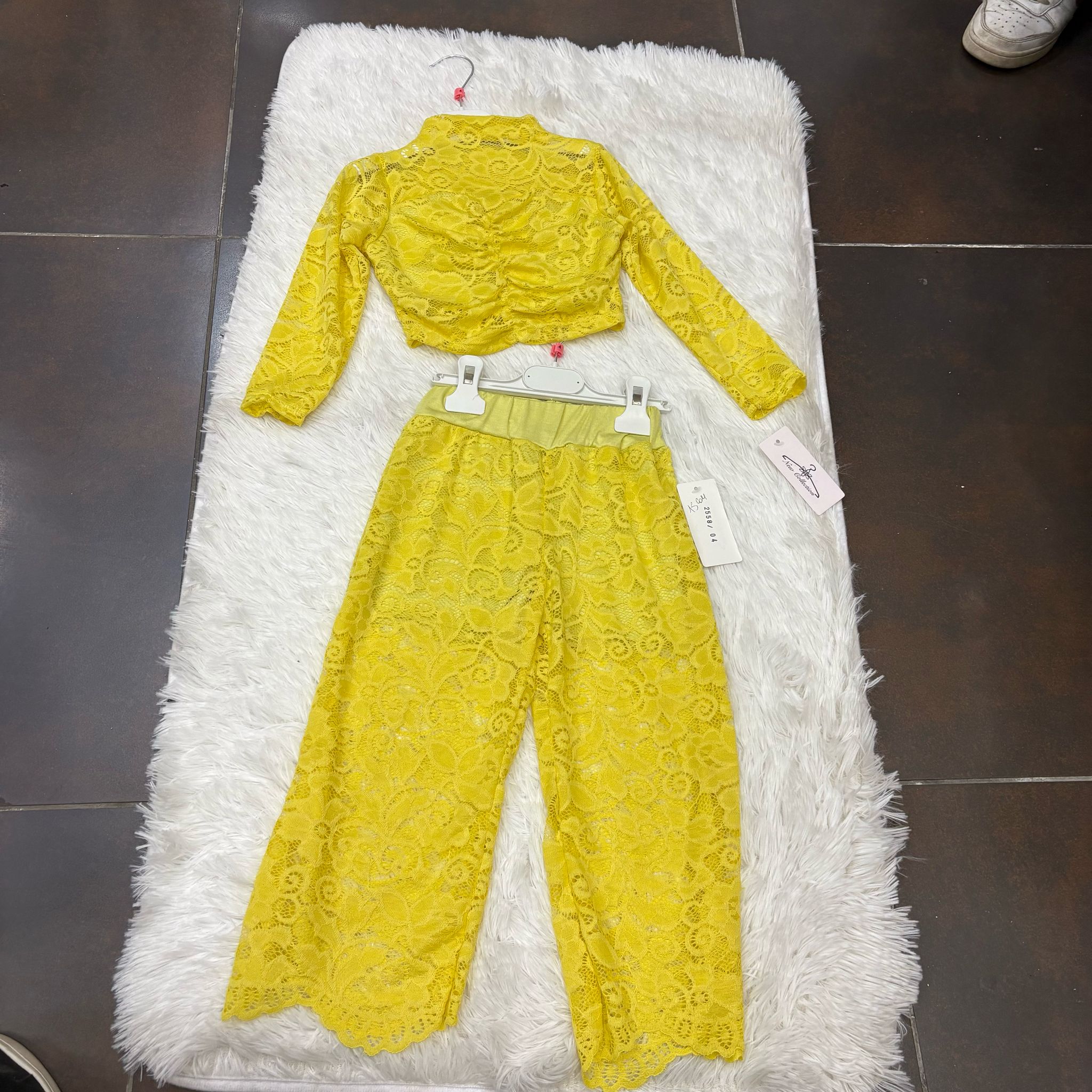 Completo bimba in pizzo