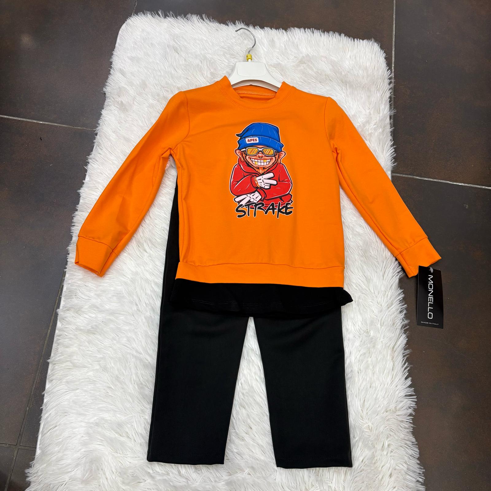 Completo bimbo con foto scimmietta