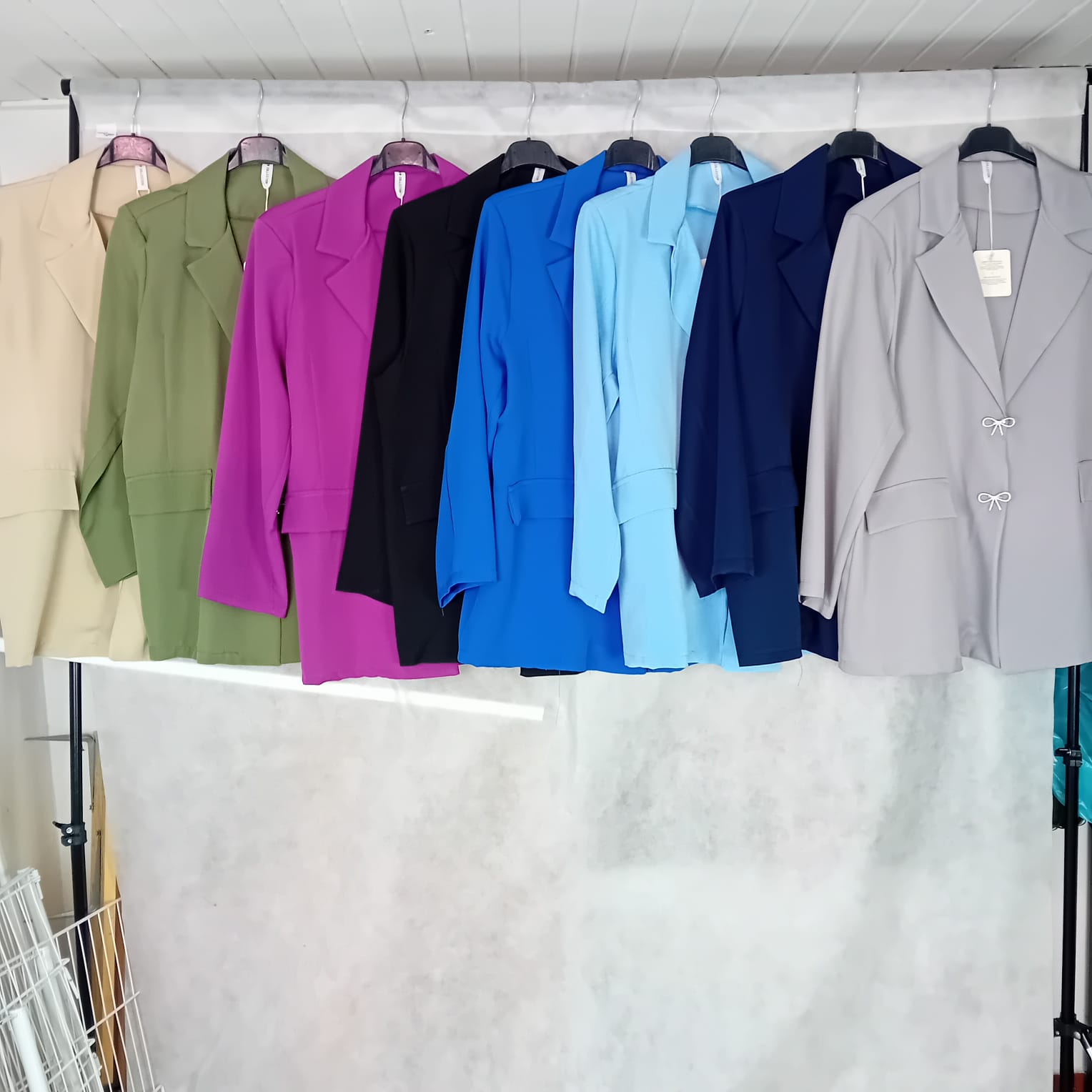 Giacca con bottoni in strass