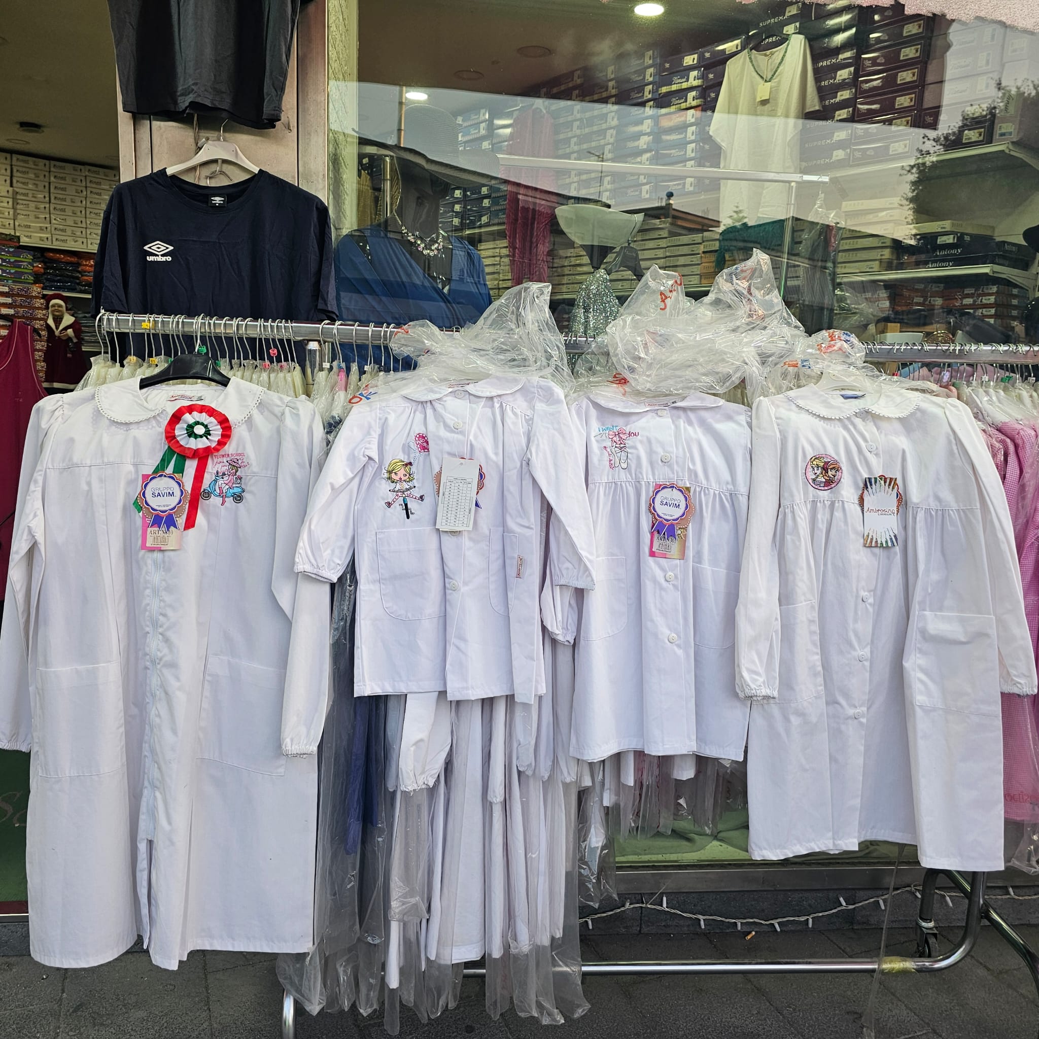 Grembiuli bianchi femminile scolastici ambrosino e mariano