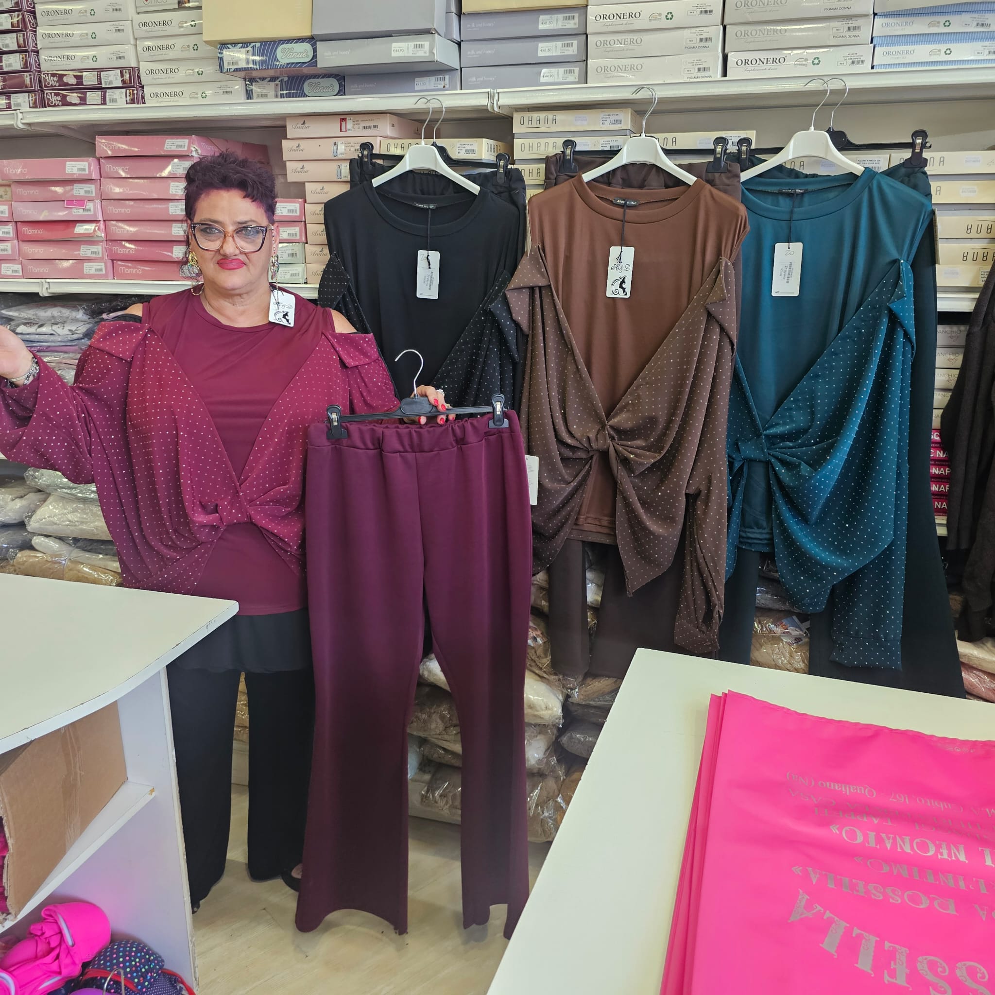 Completo maglia/camicia brillantini con pantalone a zampa tecno