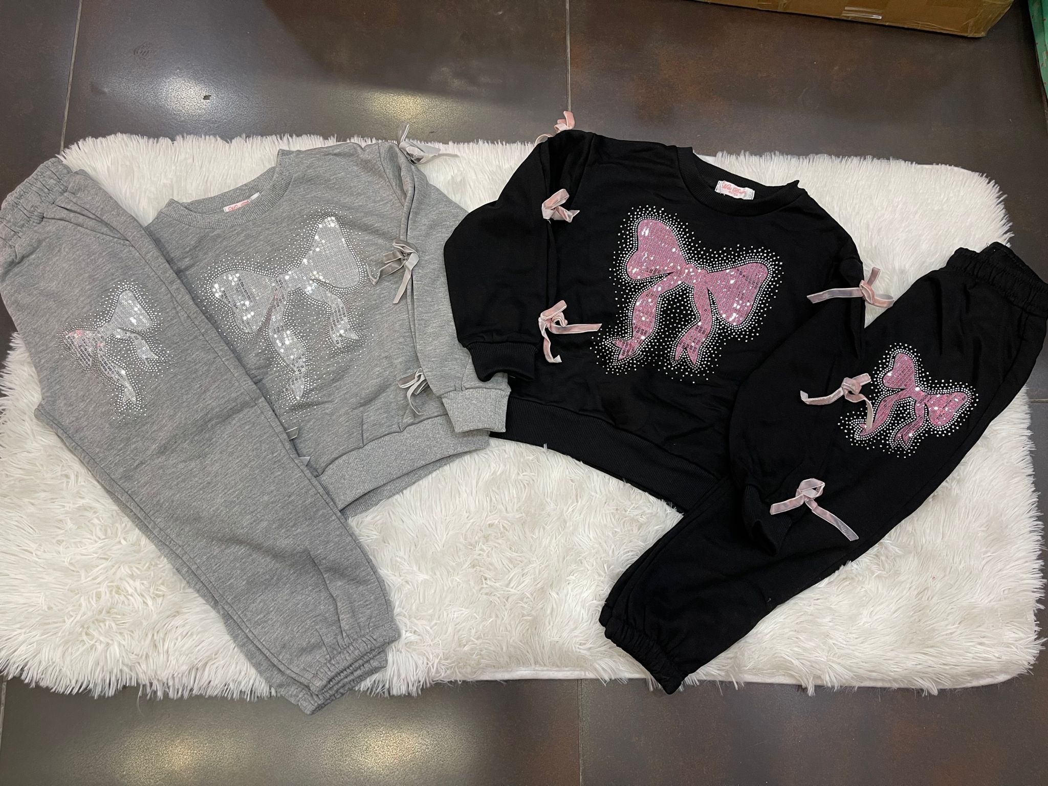 Tuta fiocco paillettes bimba