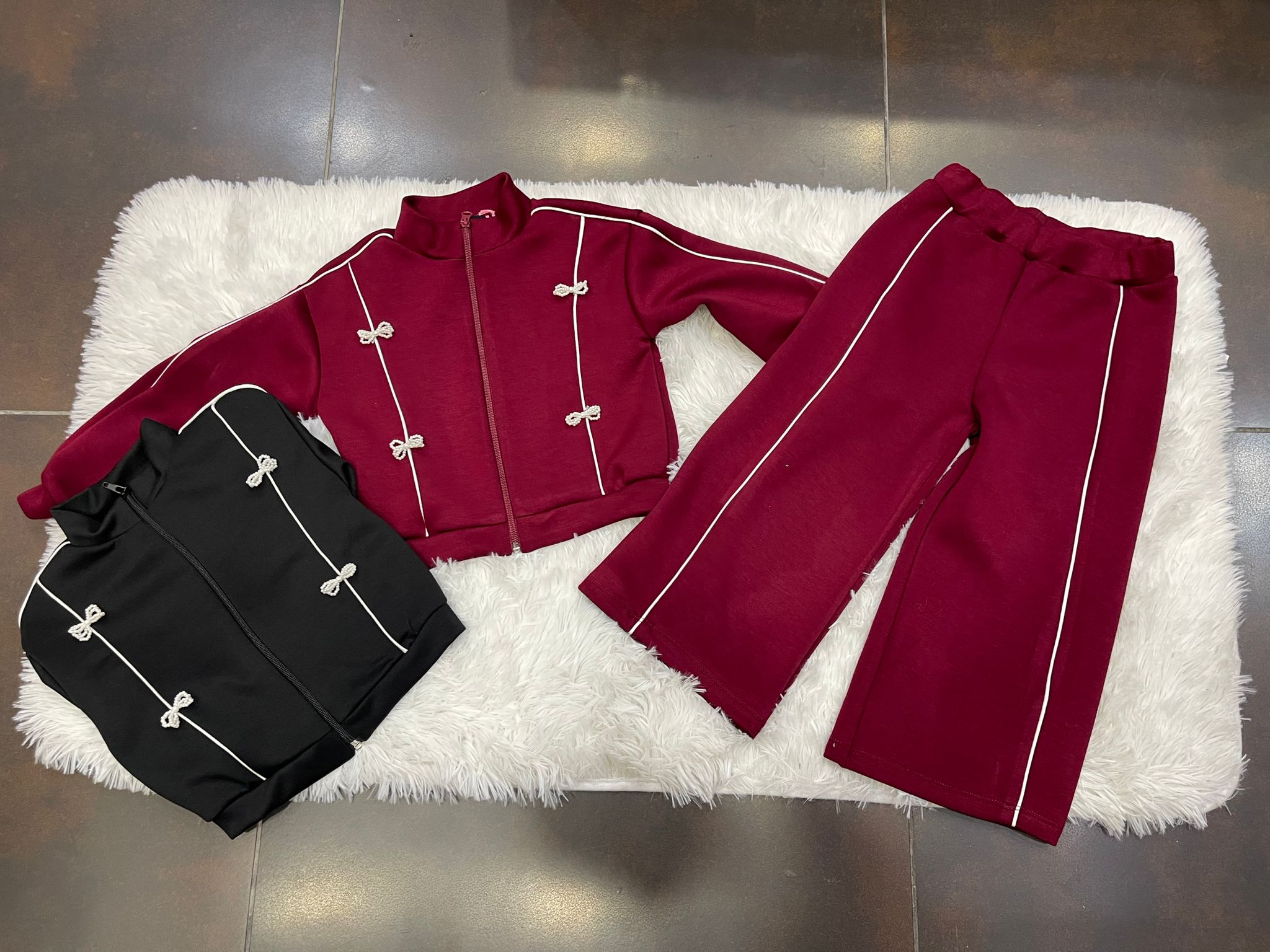 Completo bimba con farfalle e perline