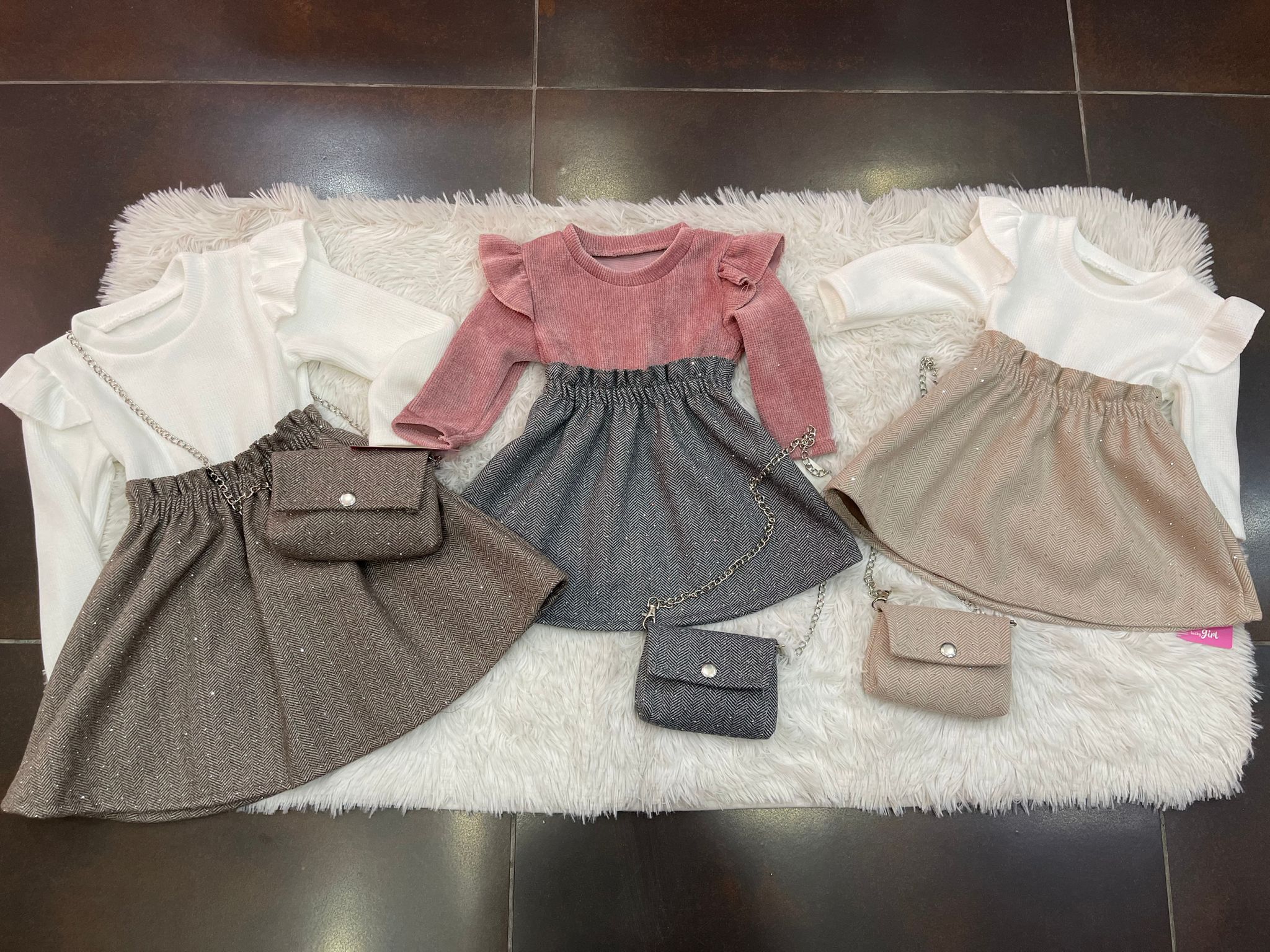 Vestina in velluto e fantasia spiga di pesce strass con borsa