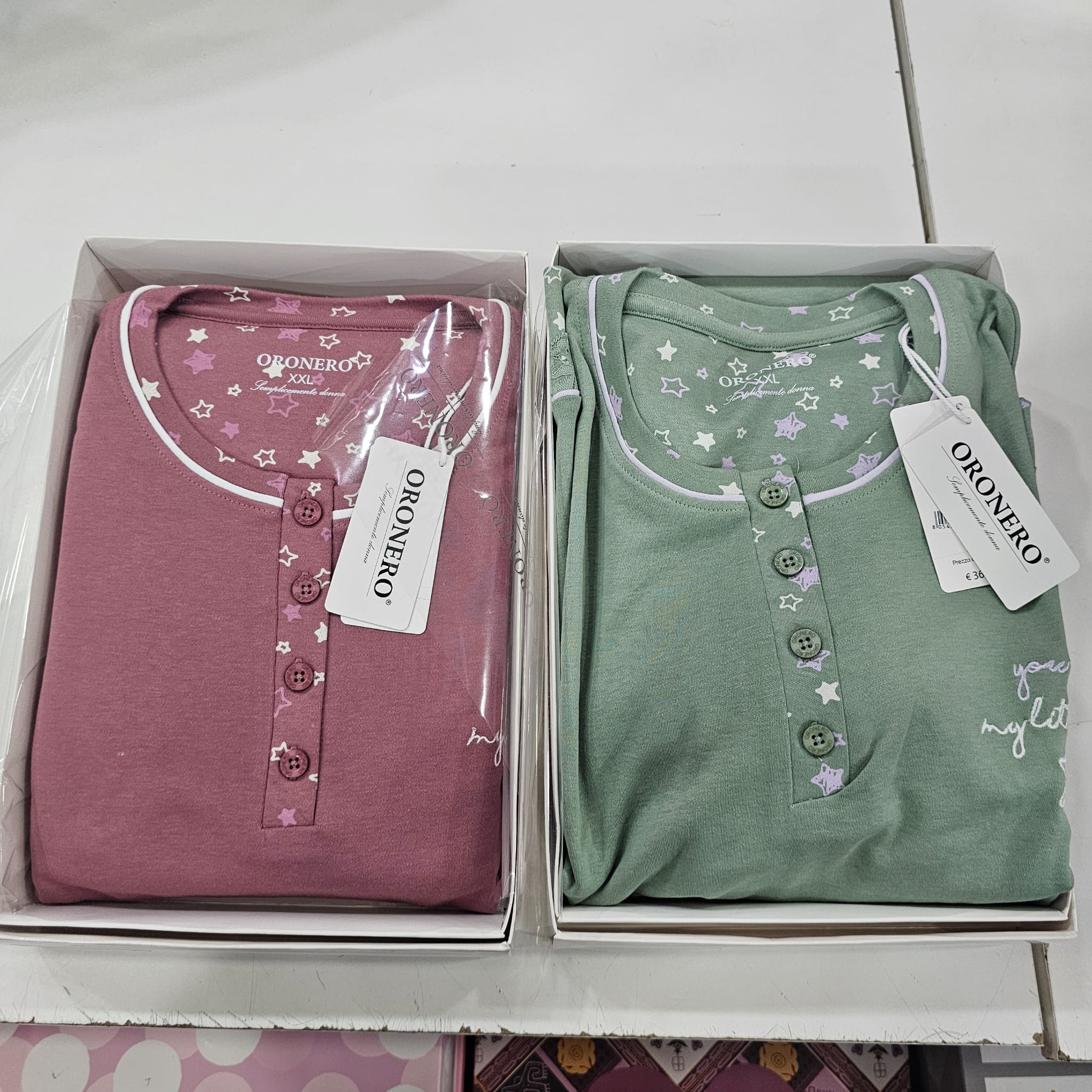 Pigiama oro nero caldo cotone con disegno stella dettaglio merletto ai polsi