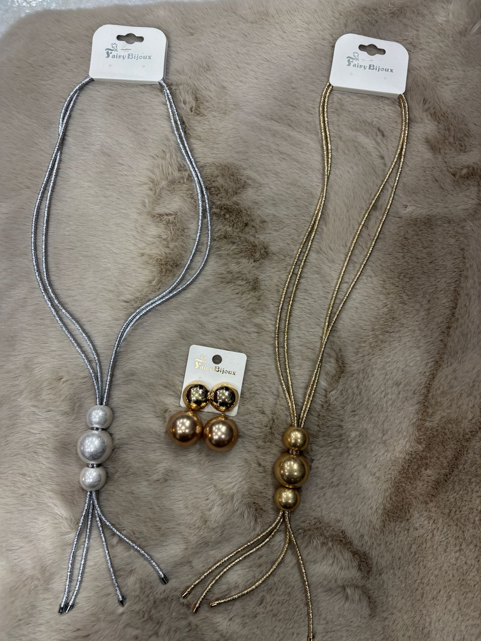 Collana doppio filo con palle e orecchini palle oro