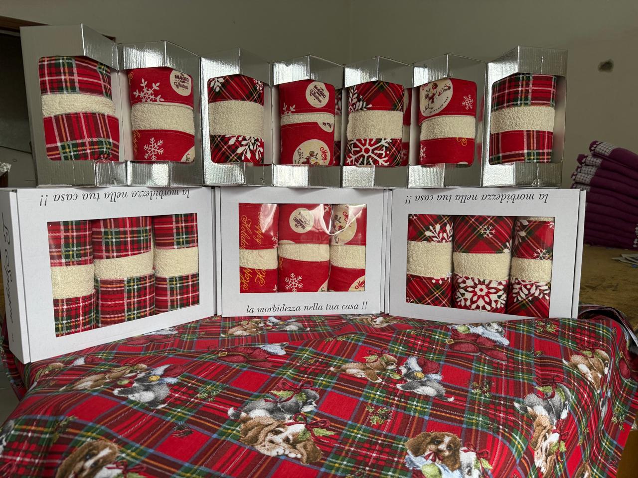 Confezioni asciugamani in scatola singola 1+1 rosse