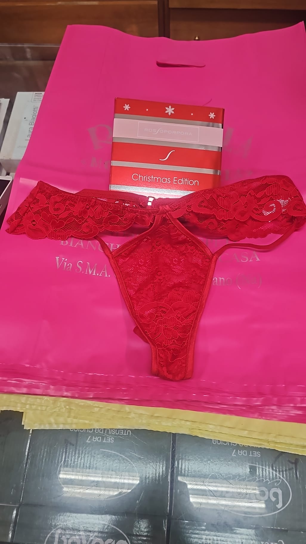 Perizoma rosso porpora