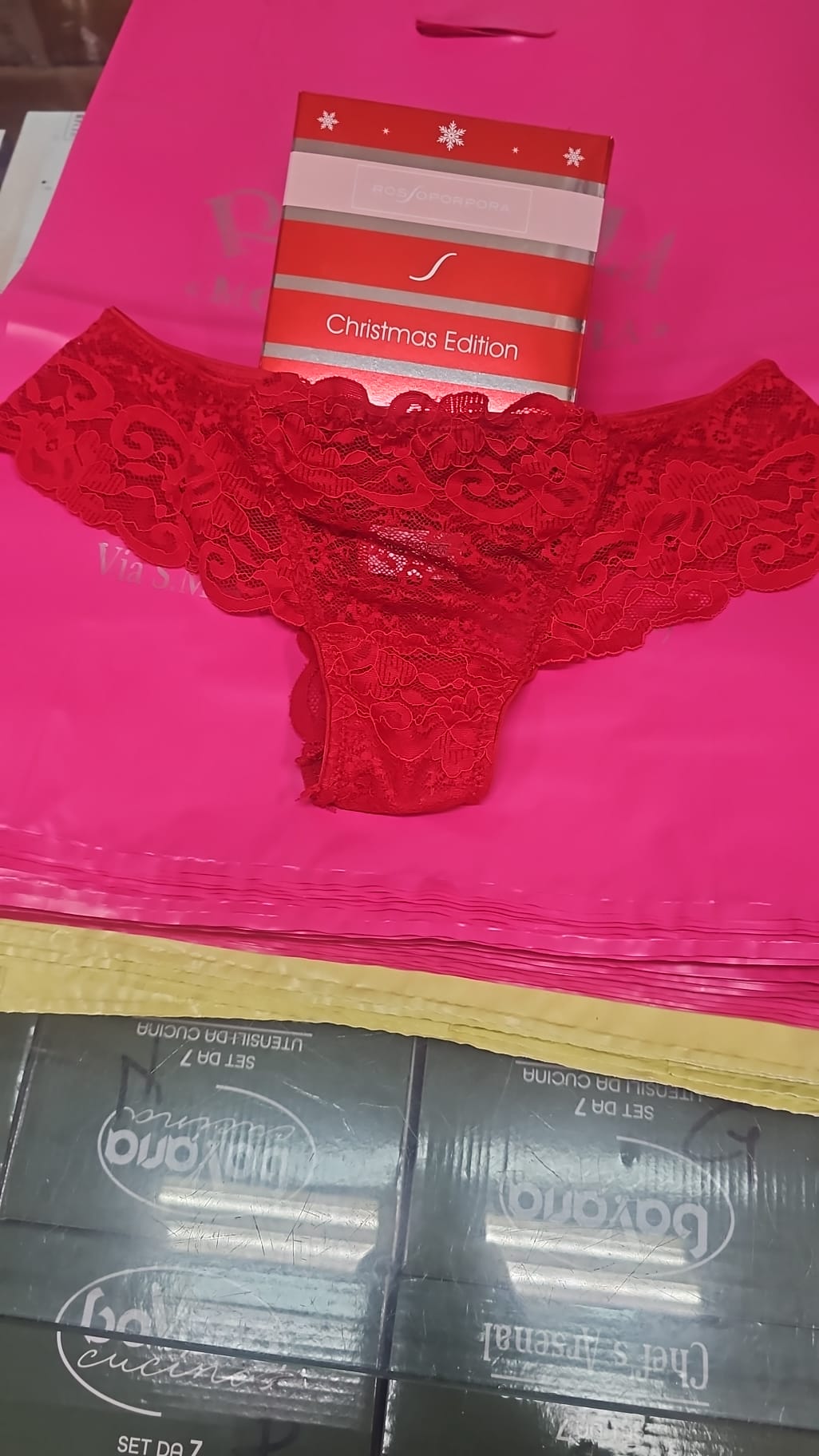 Brasiliana pizzo rosso porpora