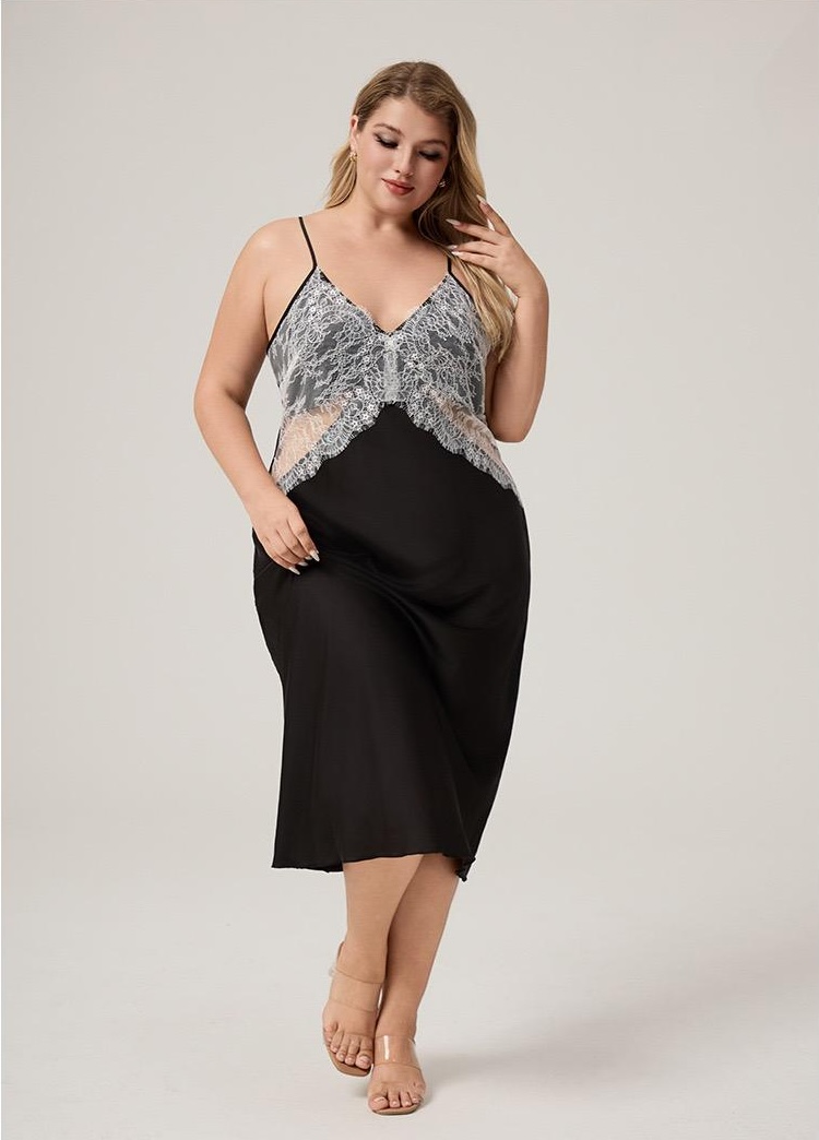 Bebydoll lungo in raso e pizzo con trasparenze