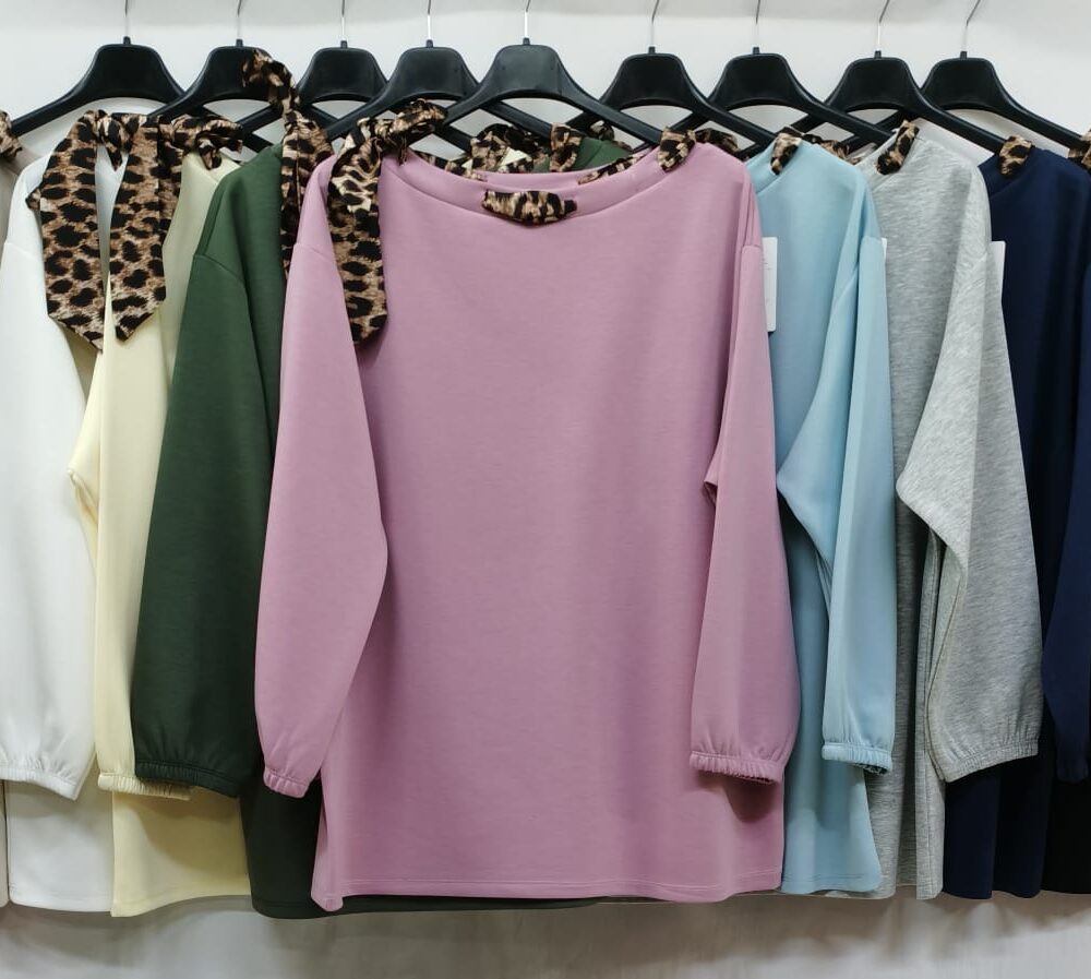 Maglia in tessuto tecno dettaglio foulard maculato - nero