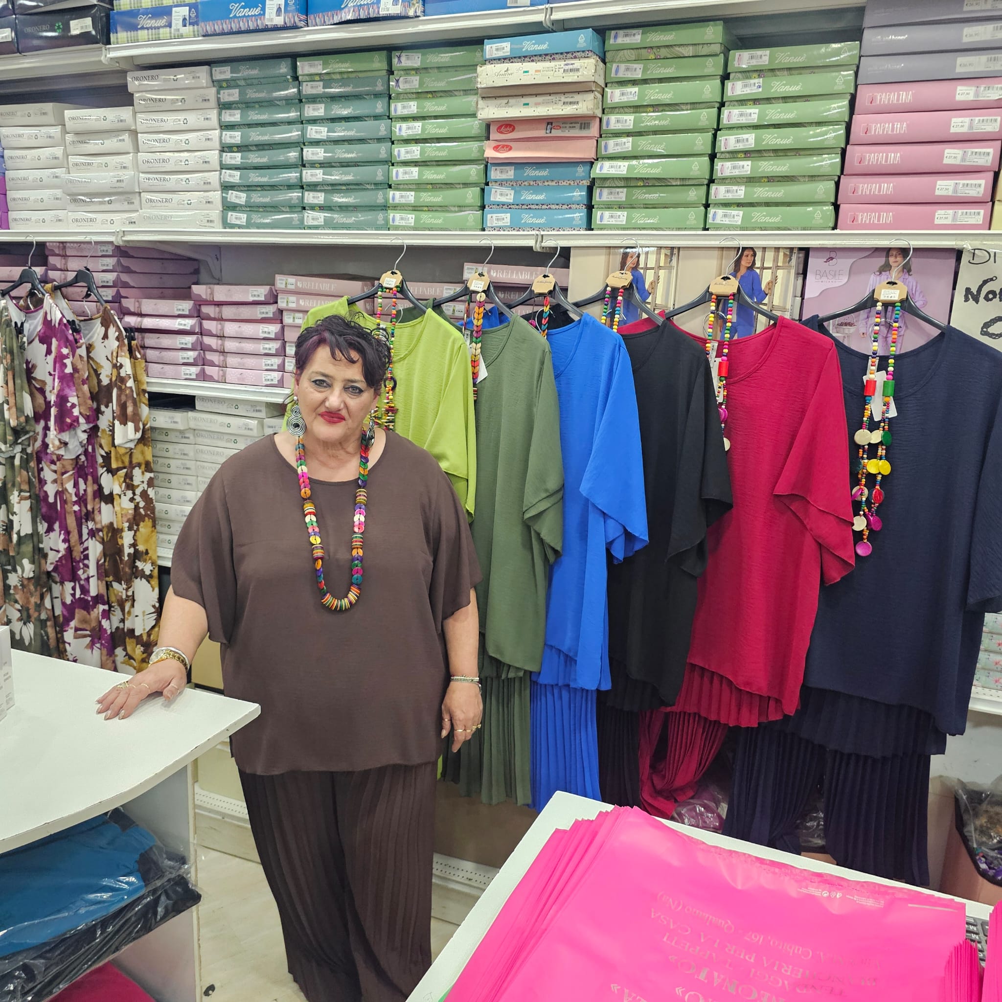 Completo plissé in 3 pezzi con collana africa