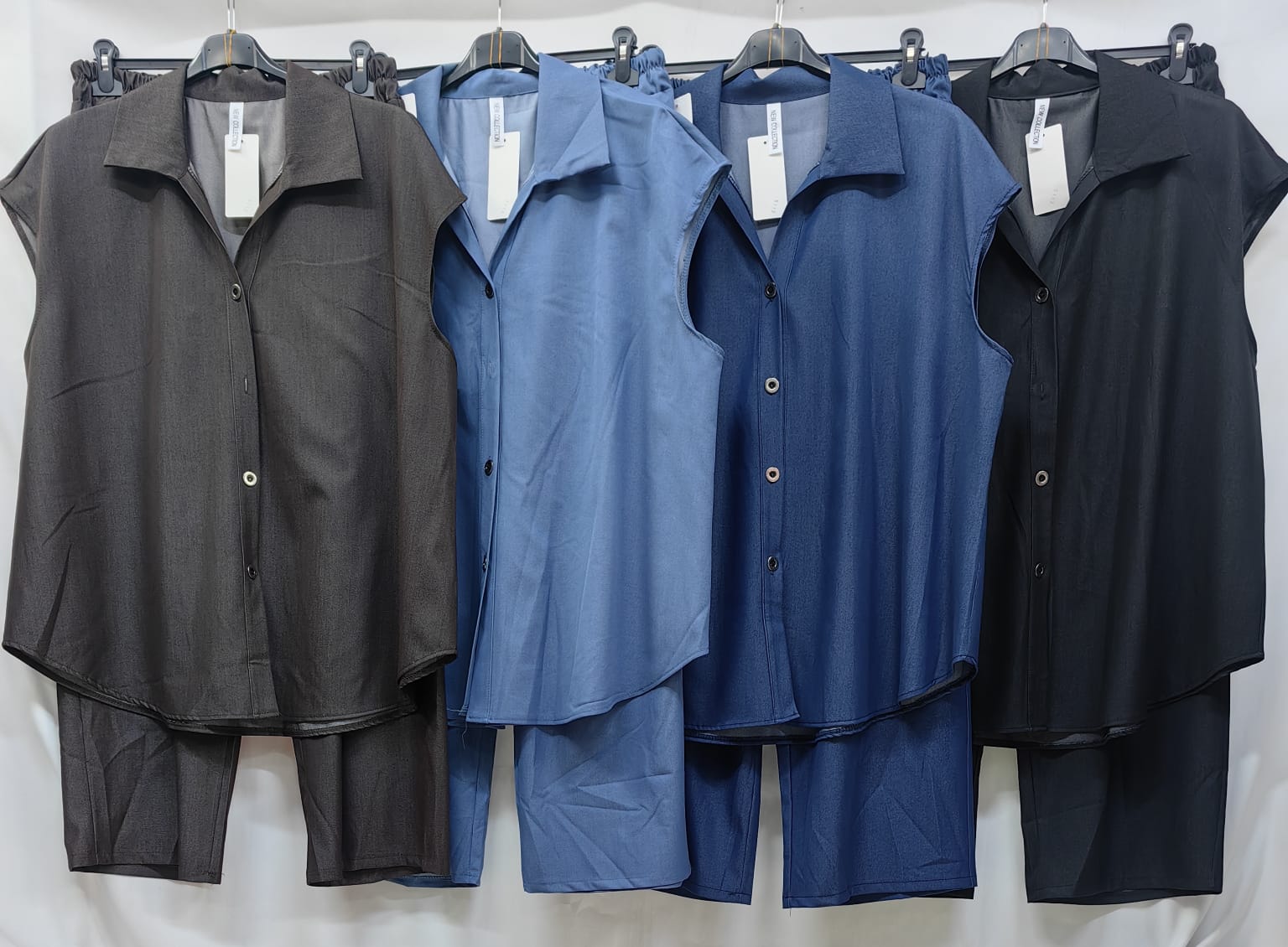 Completo effetto jeans camicia e pantalone con elastico e tasche