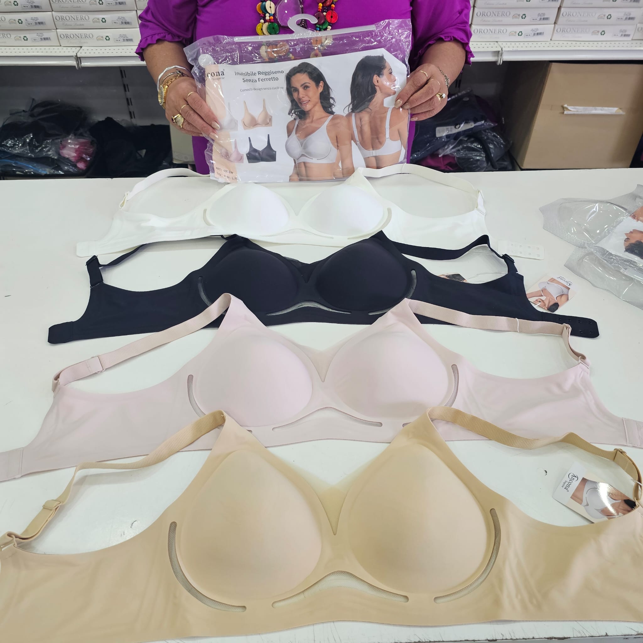 2 Reggiseni laser antistress tenuta ottima